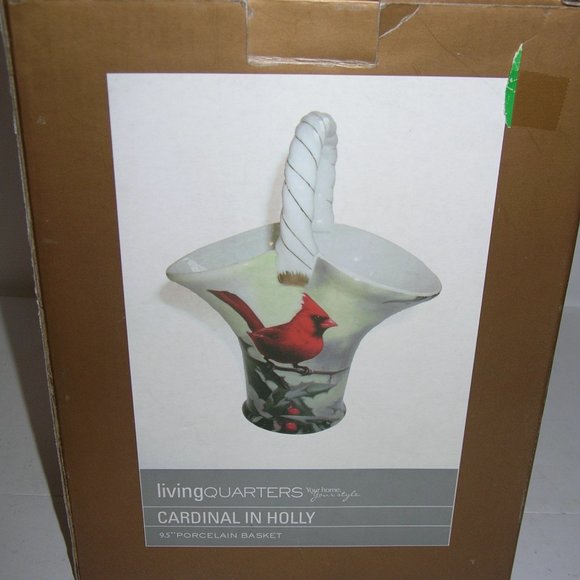 CARDINAL IN HOLLY "CHRISTMAS" CANDY LIVING QUARTERS 9.5" BASKET Hautman NIB - Picture 2 of 7